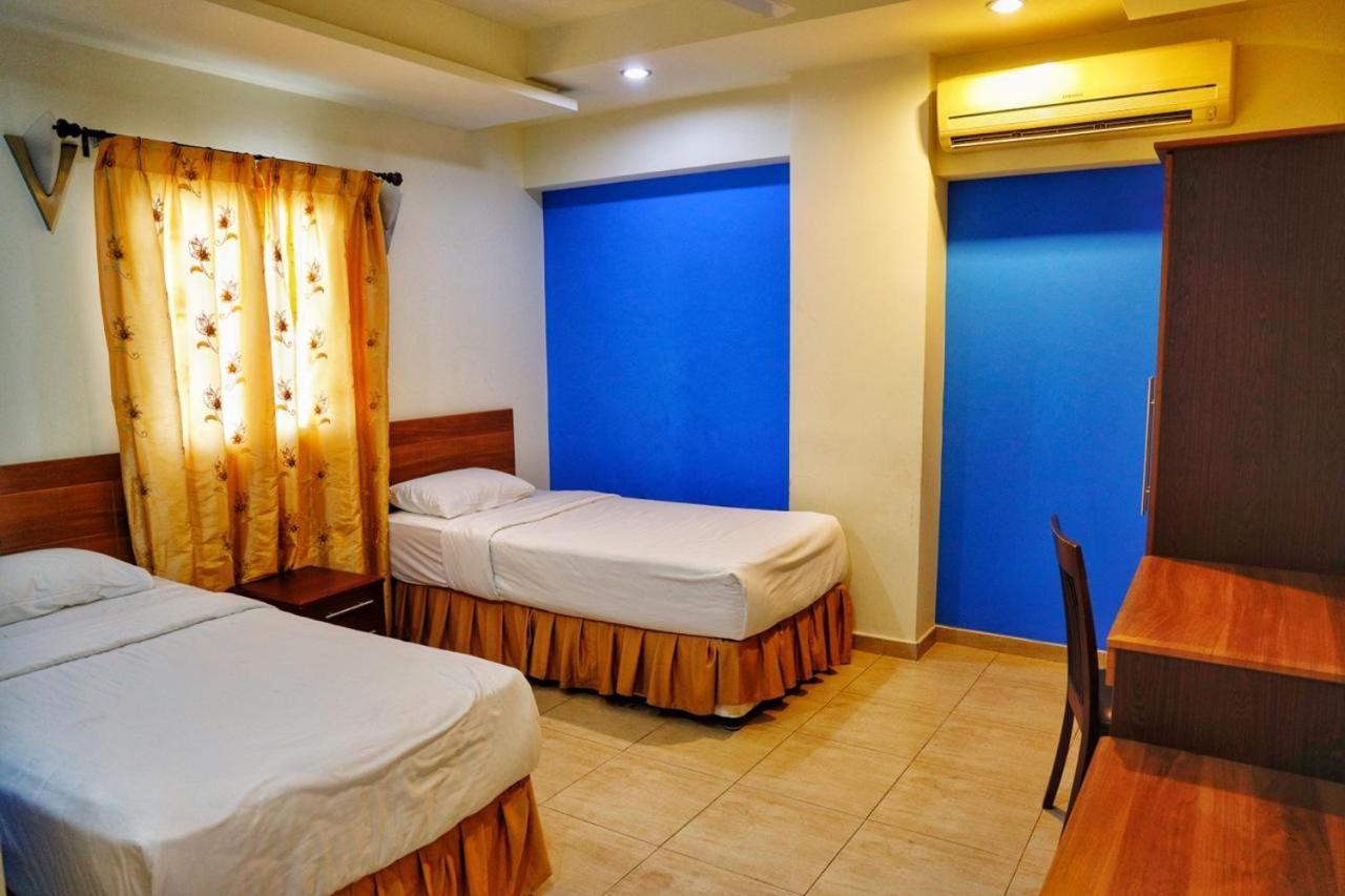 Johny International Hotel Mascate Esterno foto