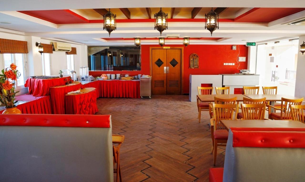 Johny International Hotel Mascate Esterno foto