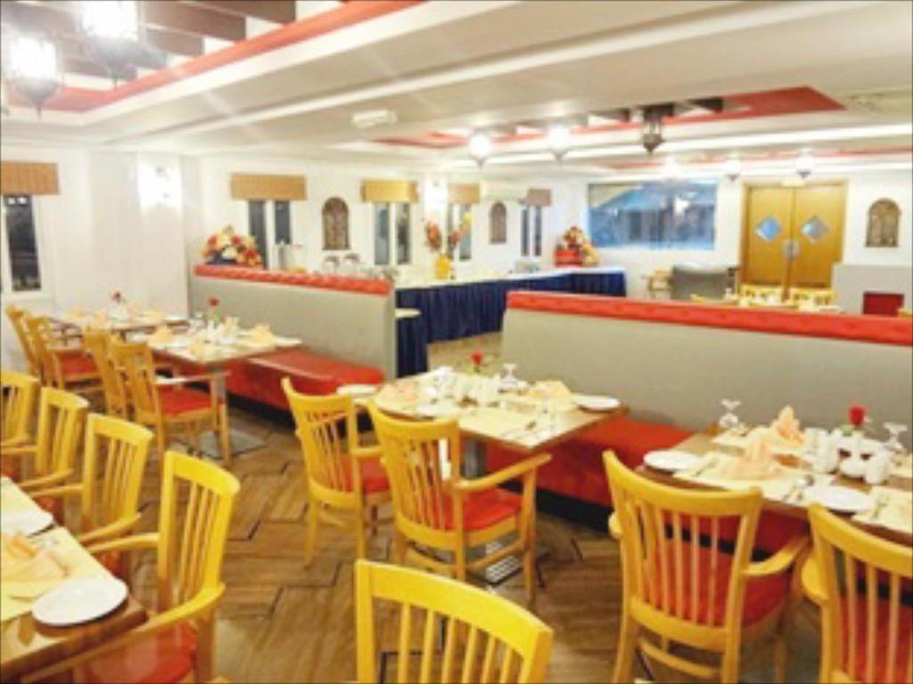 Johny International Hotel Mascate Esterno foto