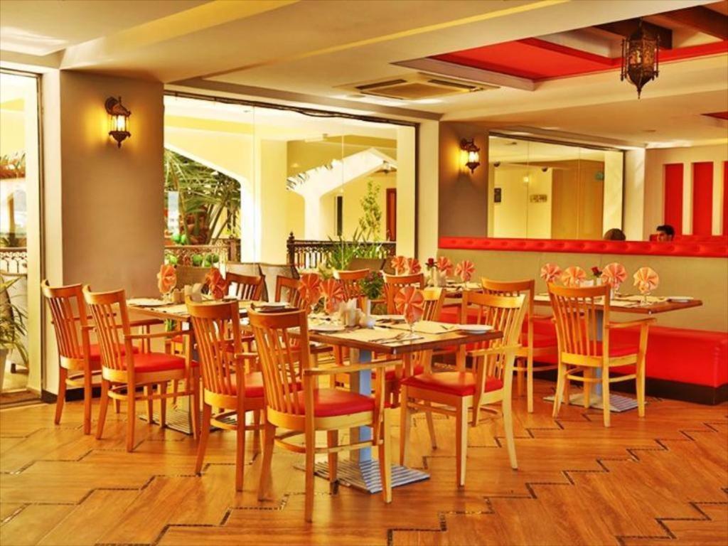 Johny International Hotel Mascate Esterno foto