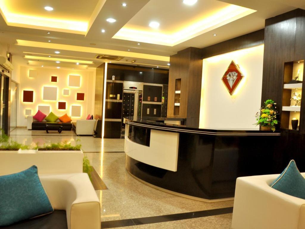 Johny International Hotel Mascate Esterno foto